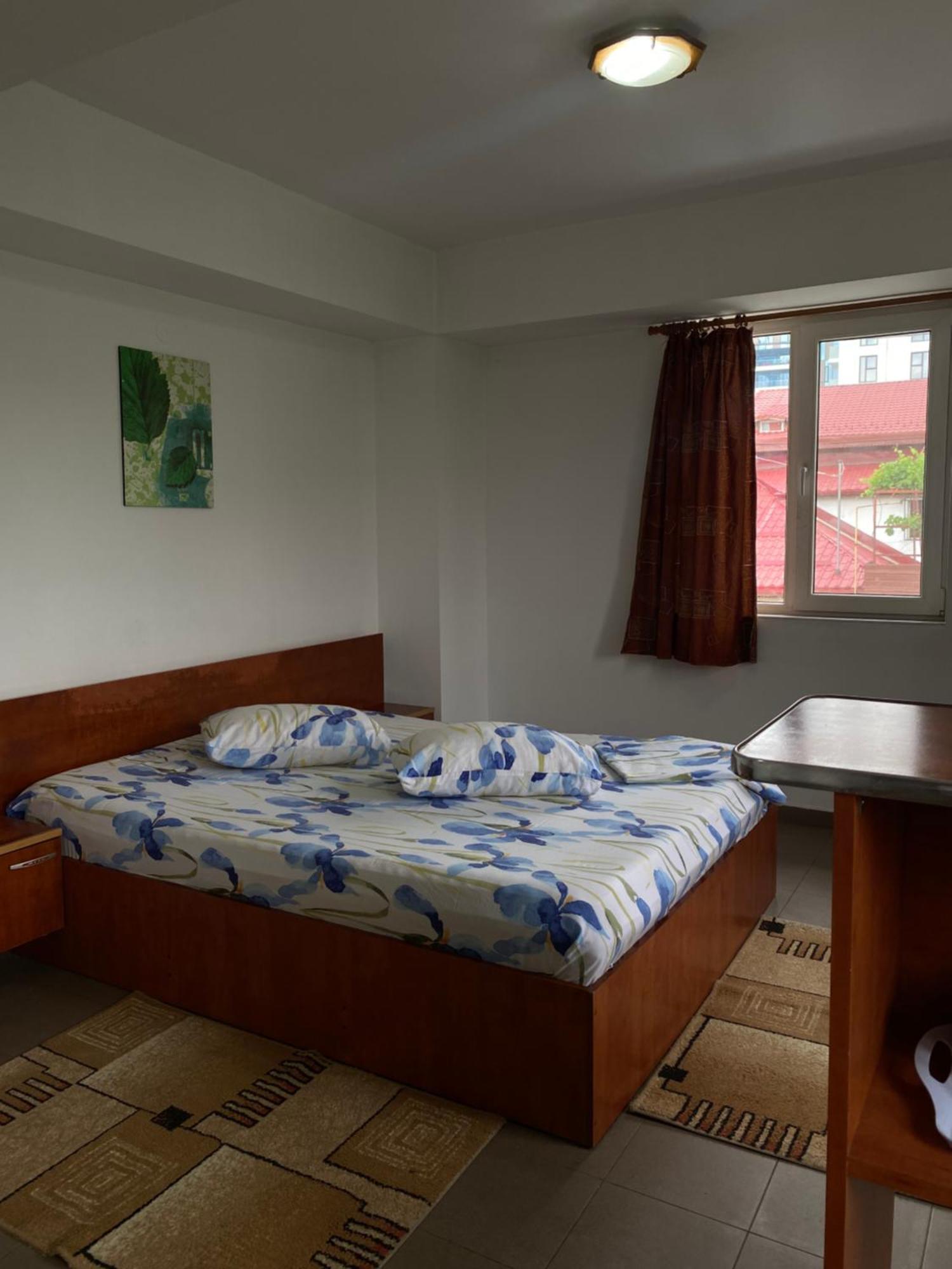 Quiet Garden Ground Floor Apartment *